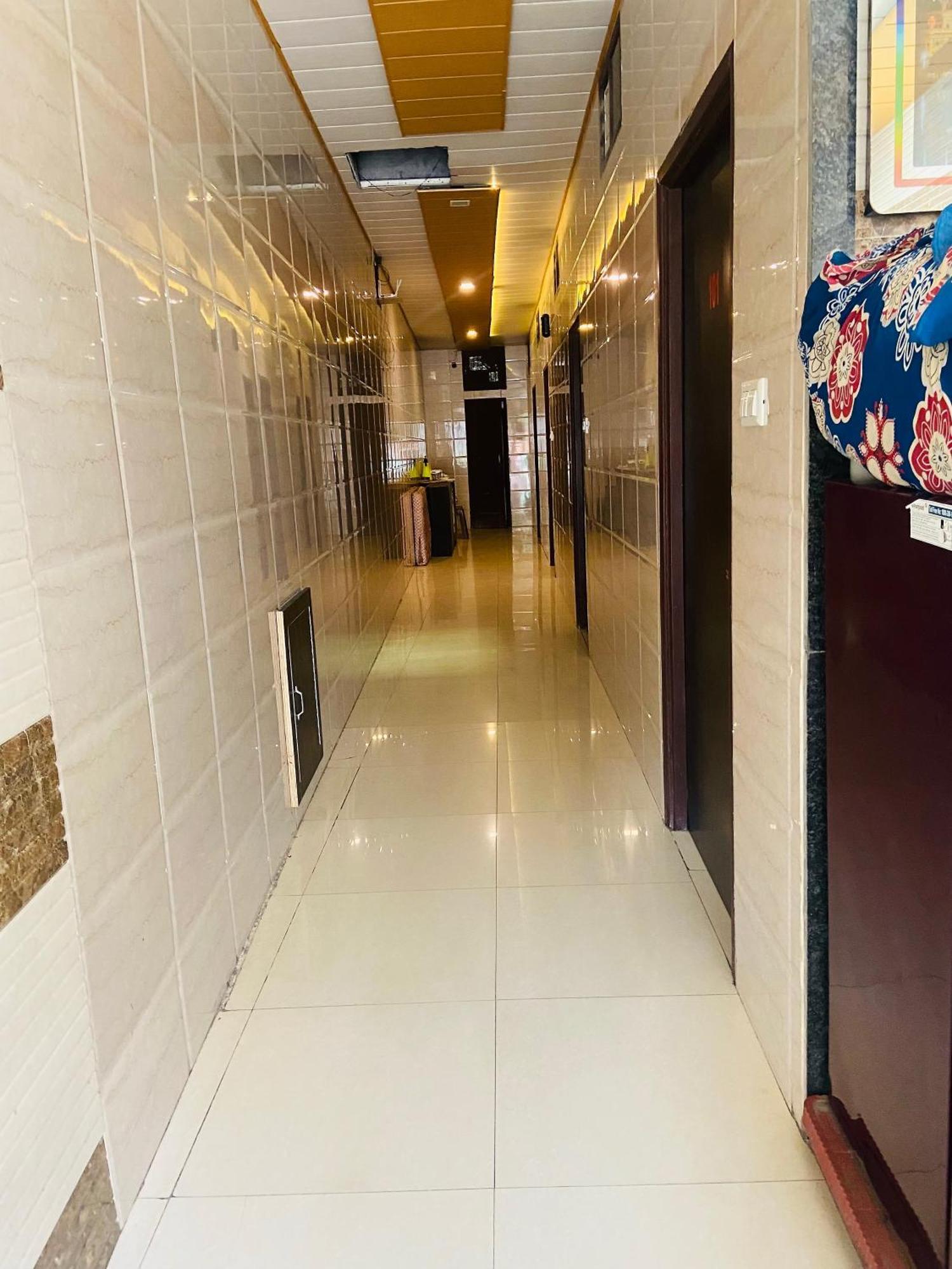 Hotel Crystal Inn Plaza Delhi Airport Nueva Delhi Exterior foto